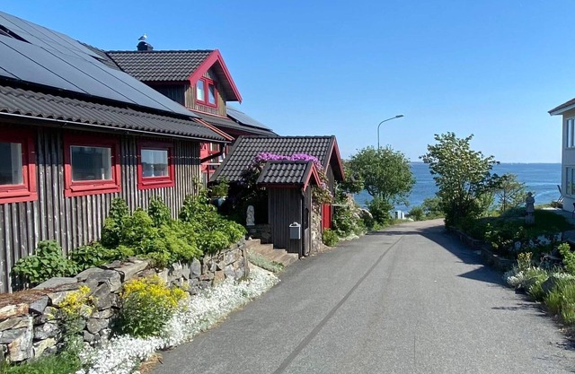 2 person holiday home in Kalvsund