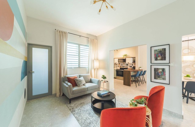 2 Stylish Remodeled Units - Generator - Near Placita - 6 Ensuite Bathrooms
