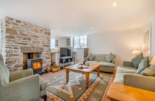 2 The Chapel - Two Bedroom House, Sleeps 4