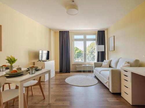 2-Zimmer City Apartment Berlin Mitte 50m2 - U-Bahn Leopoldplatz by Rooms Berlin