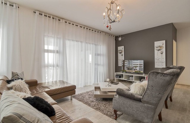 200sqm Top Floor apartment, 3 bedrooms 3 bathroom apartment in Cape Town