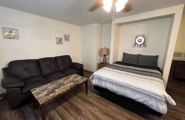 201 E Veterans St Apt I by Patriot Properties