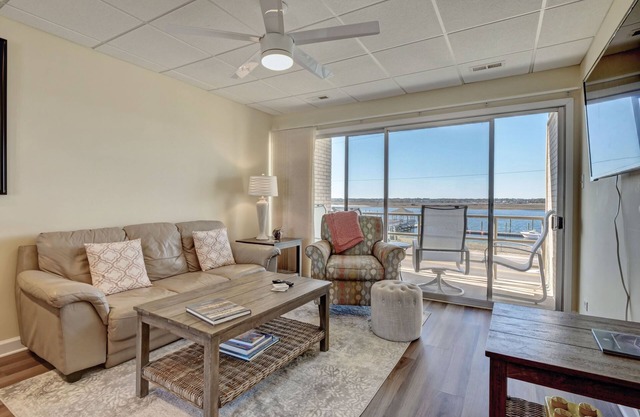 202 Banks Channel - Beautifully updated condo w/sound front views. Sleeps 4.