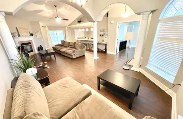 2300sqft Spacious and Functional Cul-de-Sac Gem Near I-10