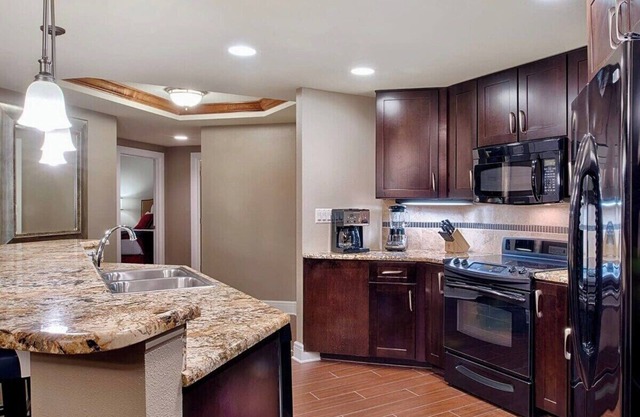 2BR/2BA Oxon Hill Apartment 4 Beds