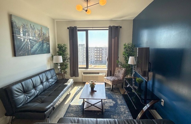 2BR apt next to EWR 3236