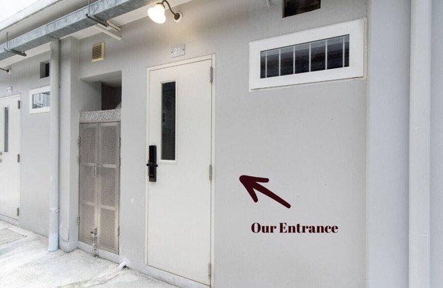 2BR Budget Home Yaowarat 5min MRT Nivas Wanit ECO