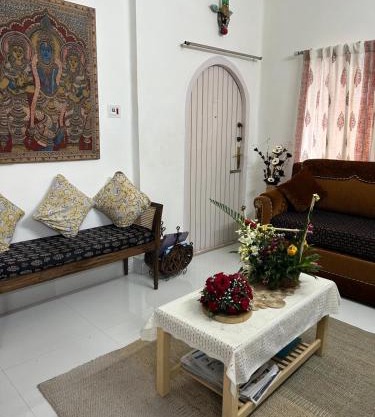 2BR Dhakuria Apartment - Dev's Corner
