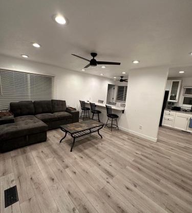 2BR Gem: Modern Comfort & Style