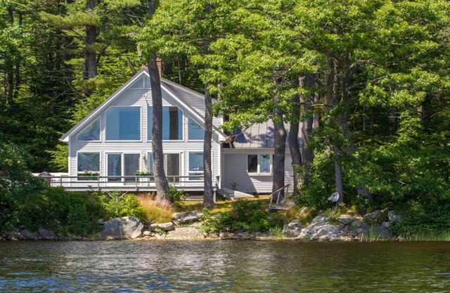 2BR private, lakeside vacation home just 10 mins from Damariscotta town center