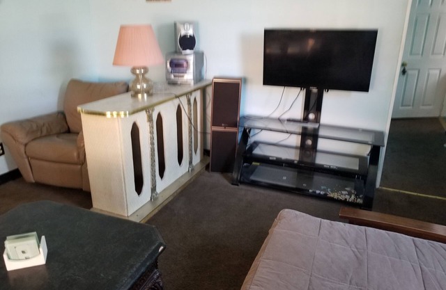 2BRclose2Beach420Friendly,PROM WKNDS & SENIOR WKS"23"Sept/Oct SPECIALS,under25ok