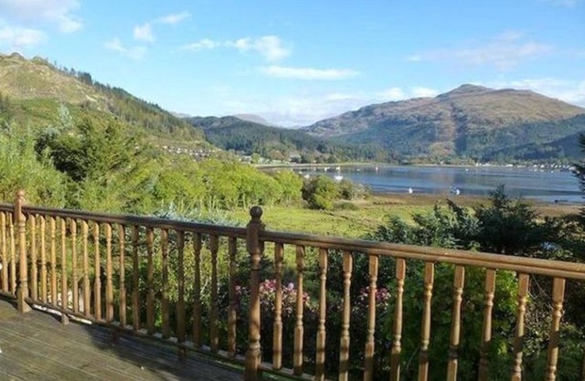 2CV at Lochgoilhead with Scandinavian Hot Tub