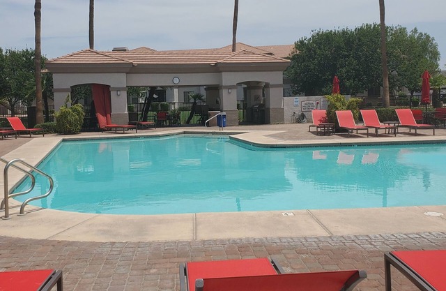 2nd floor 2 Bedroom Condo with Balcony