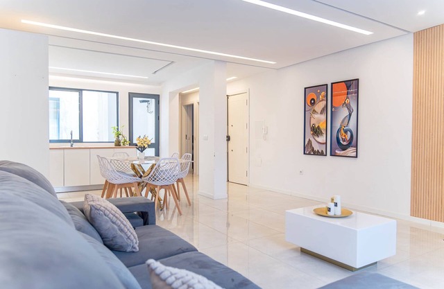 3-bdr apt 10-min walk laginha beach - LCGR