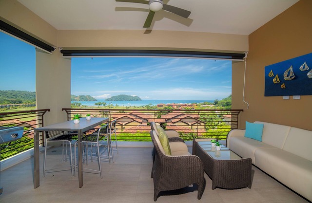 3 bdr Oceam View Miramar 2D