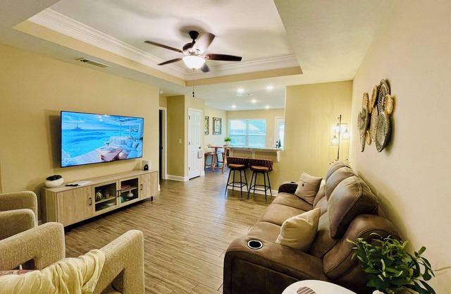 3 Bed 2 Bath – Peaceful Retreat Near Pensacola and Beaches