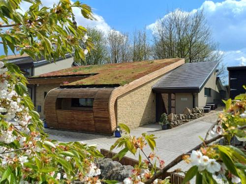3 Bed in Holmfirth 94342
