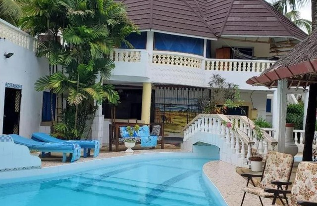 3 Bed Villa - Sleeps 6 - Wifi - Parking
