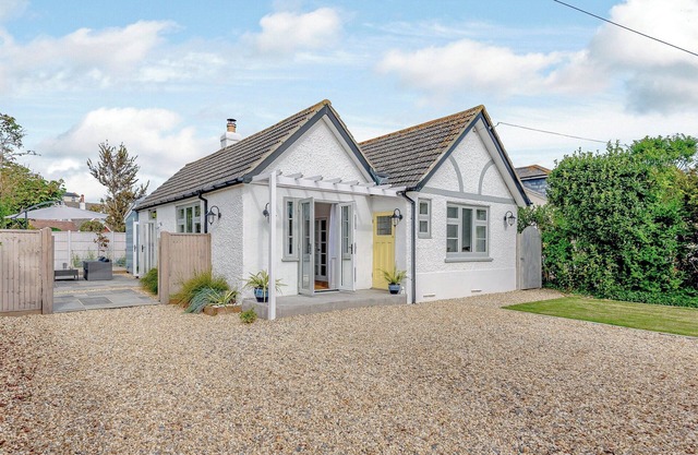 3 bedroom accommodation in East Wittering