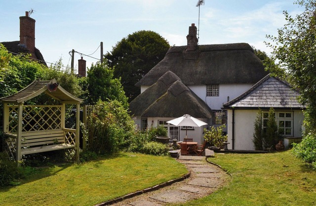 3 bedroom accommodation in Farnham, near Blandford Forum