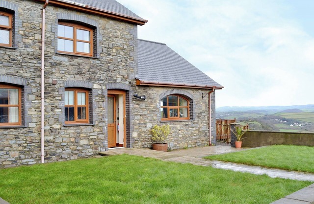 3 bedroom accommodation in Near Llanfarian
