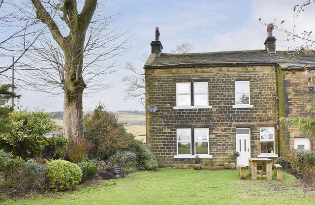 3 bedroom accommodation in Ripponden, near Sowerby Bridge