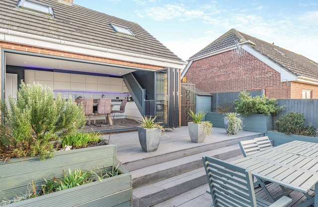 3 bedroom accommodation in Canterbury