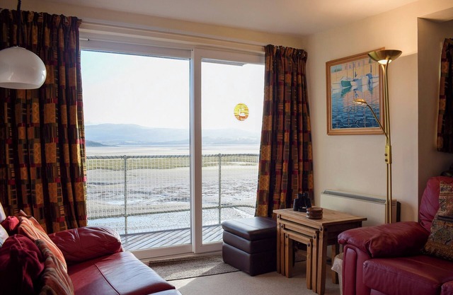 3 bedroom accommodation in Porthmadog