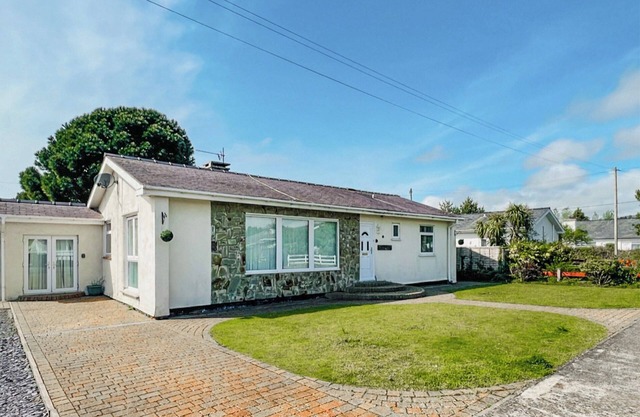 3 bedroom accommodation in Morfa Bychan, near Porthmadog