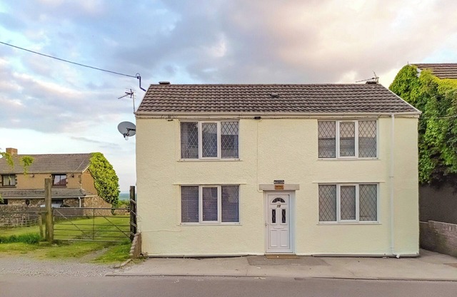 3 bedroom accommodation in Bridgend
