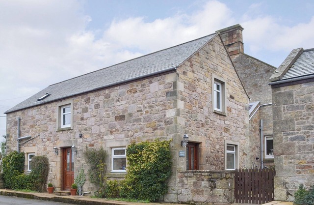 3 bedroom accommodation in Bamburgh
