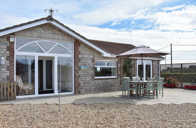 3 bedroom accommodation in Chickerell, near Weymouth