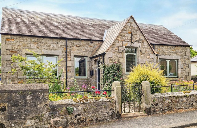 3 bedroom accommodation in Lowick