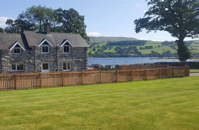 3 bedroom accommodation in Bala