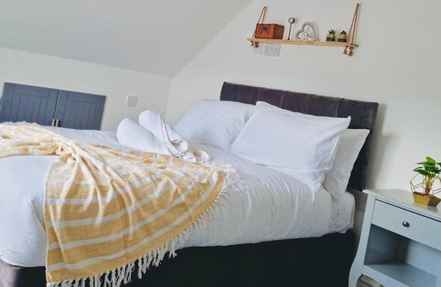 3 bedroom apartment near Birmingham airport