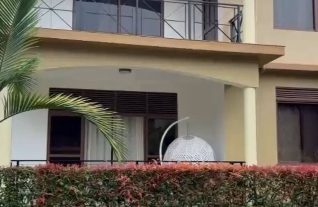 3-bedroom apartment in enjoyable Entebbe with WiFi