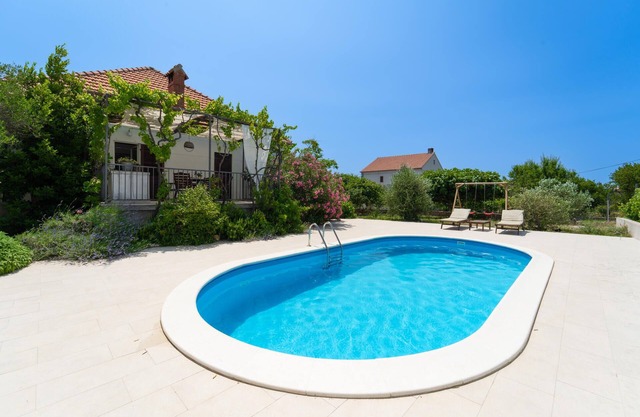 3 bedroom beautiful home in Debeljak