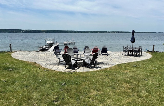 3 Bedroom Cottage on Owasco Lake. Eastside and Pet Friendly!