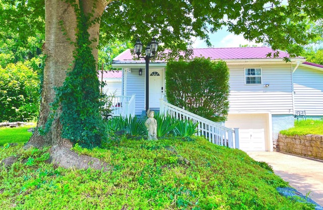 3 Bedroom Home walking distance from Main St.