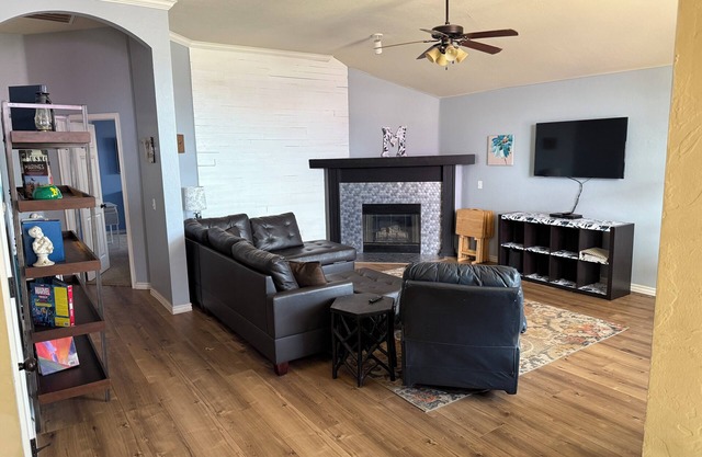 3-bedroom house in peaceful Norman with easy access to OU, OKC, and Tinker AFB