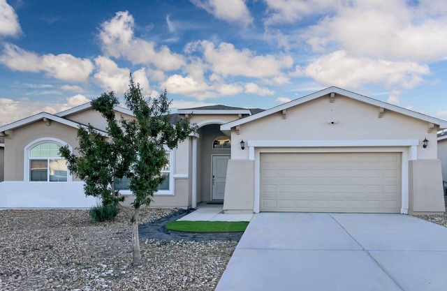 3-bedroom house in welcoming Hobbs with WiFi, AC