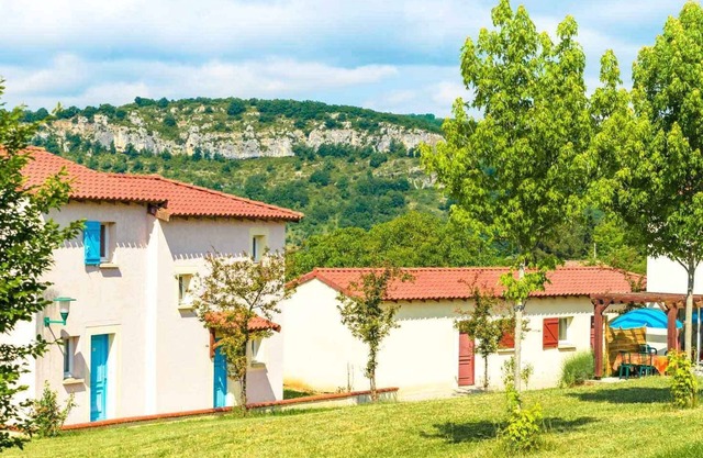 3-bedroom maisonette in a residence with swimming pool in Cajarc