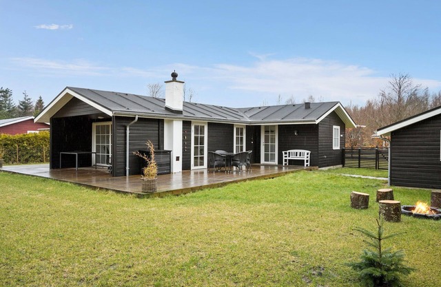 3 bedroom stunning home in Hals