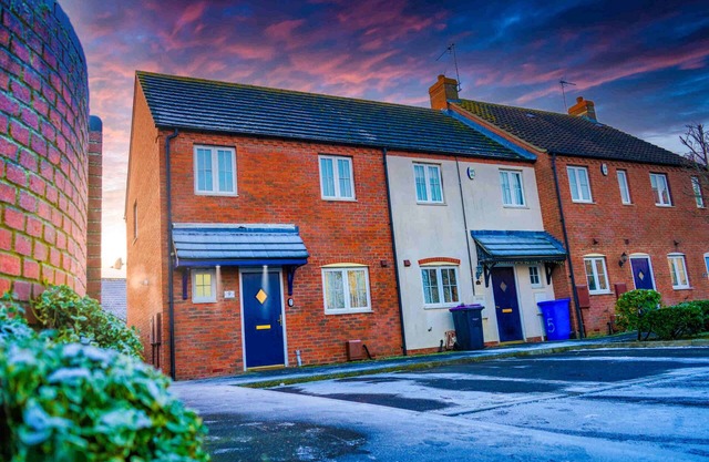 3 Bedroom Town House, 5 minutes from town centre