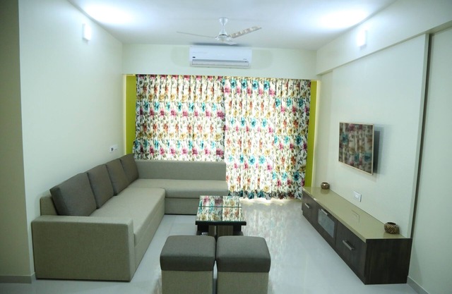 3-BHK Fully Furnished Service apartment for 6 Packs.