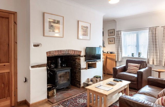 3 Church Street - Two Bedroom House, Sleeps 3