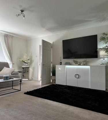 3 double bedroom spacious flat