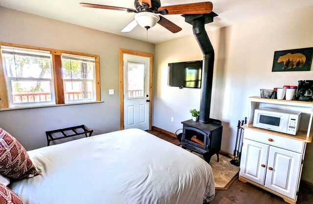 # 3. Howling Wolf's Lair - Studio W/Fireplace (Pet Free)