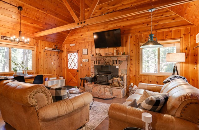3 Mi to Big Trees State Park: Cabin w/Scenic Deck