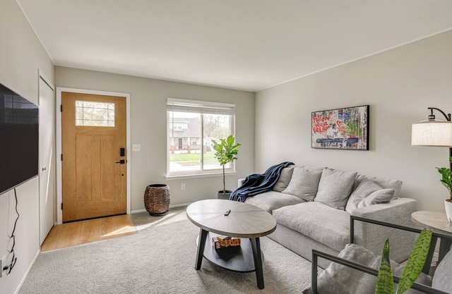 3 Mi to Dtwn Royal Oak: Getaway w/Fenced Yard!